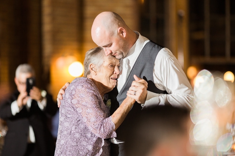 Kristin-La-Voie-Photography-Chicago-Cafe-Brauer-Wedding-111