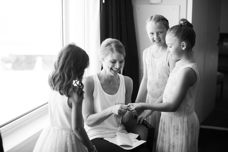 Kristin-La-Voie-Photography-Bridgeport-Art-Center-Chicago-Wedding-Photographer-10