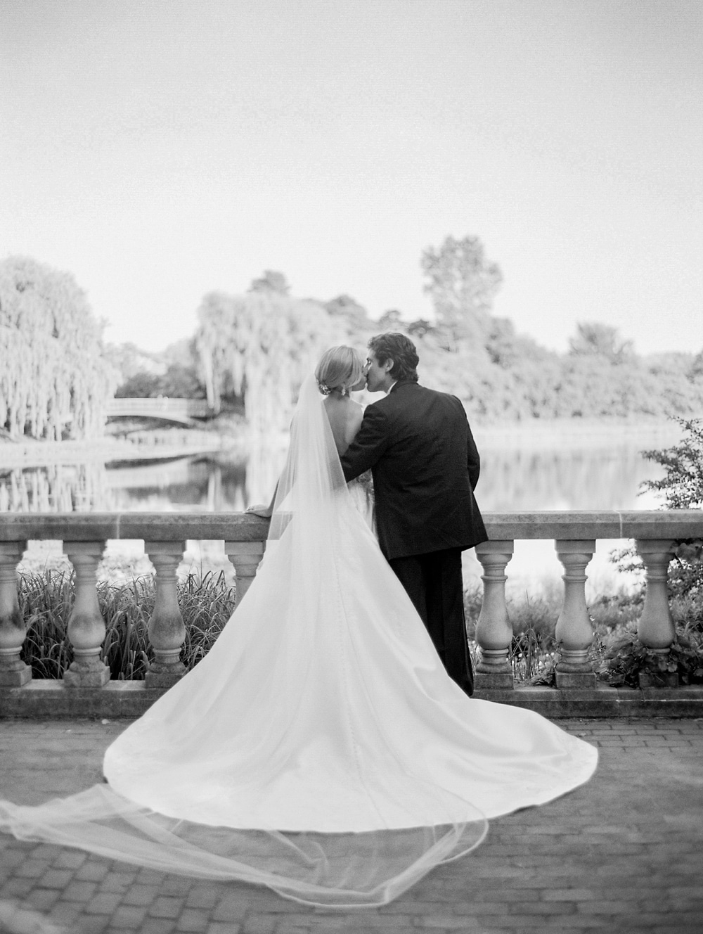 Kristin-La-Voie-Photography-chicago-botanic-garden-wedding-photos-45