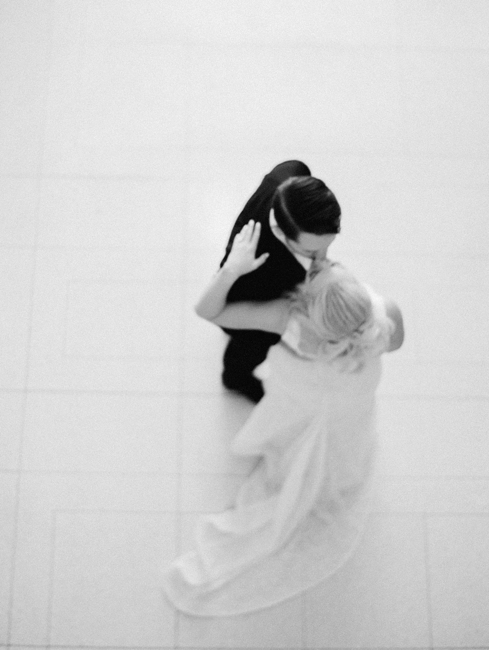 kristin-la-voie-photography-chicago-Wedding-Photographer-kimpton-gray-hotel-22