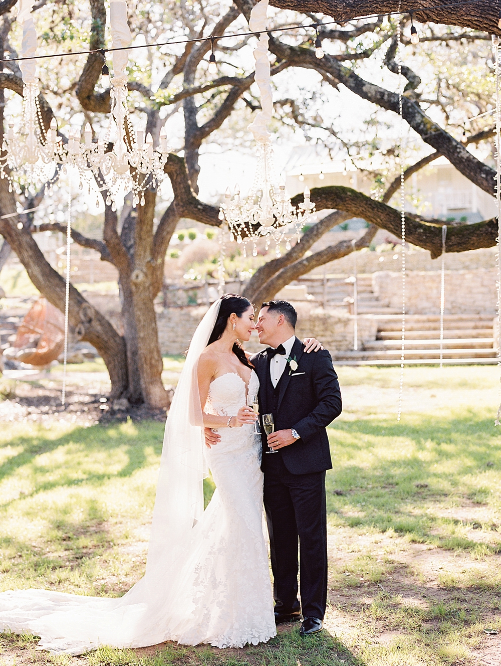 Kristin-La-Voie-Photography-ivory-oak-wedding-Austin-Texas-21