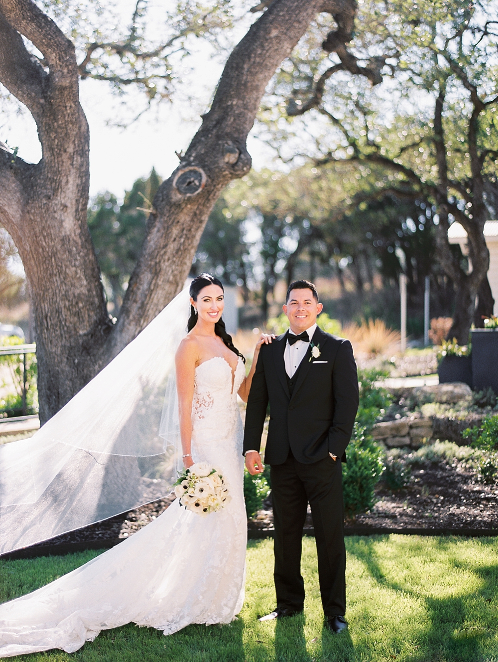Kristin-La-Voie-Photography-ivory-oak-wedding-Austin-Texas-36