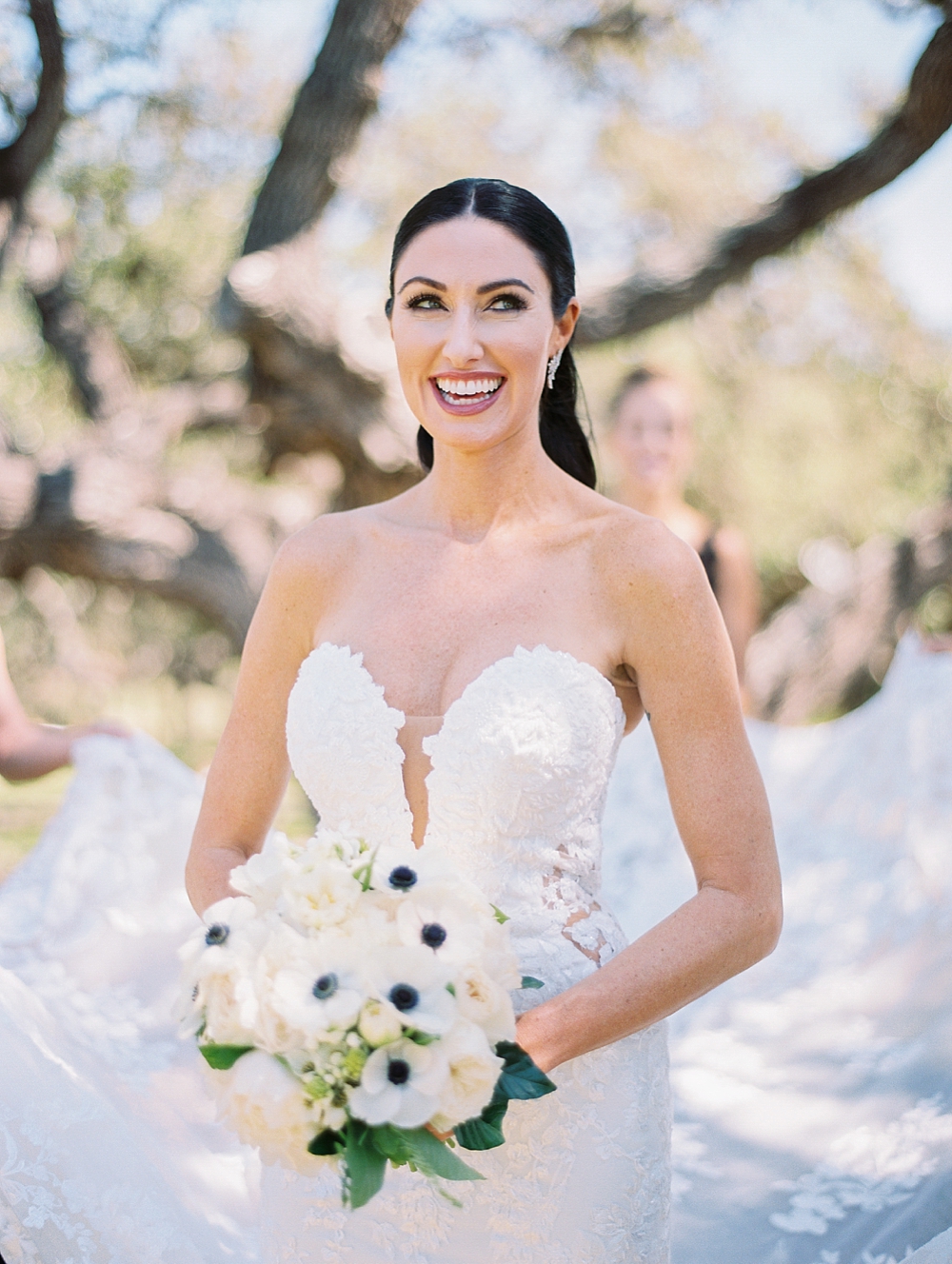 Kristin-La-Voie-Photography-ivory-oak-wedding-Austin-Texas-46