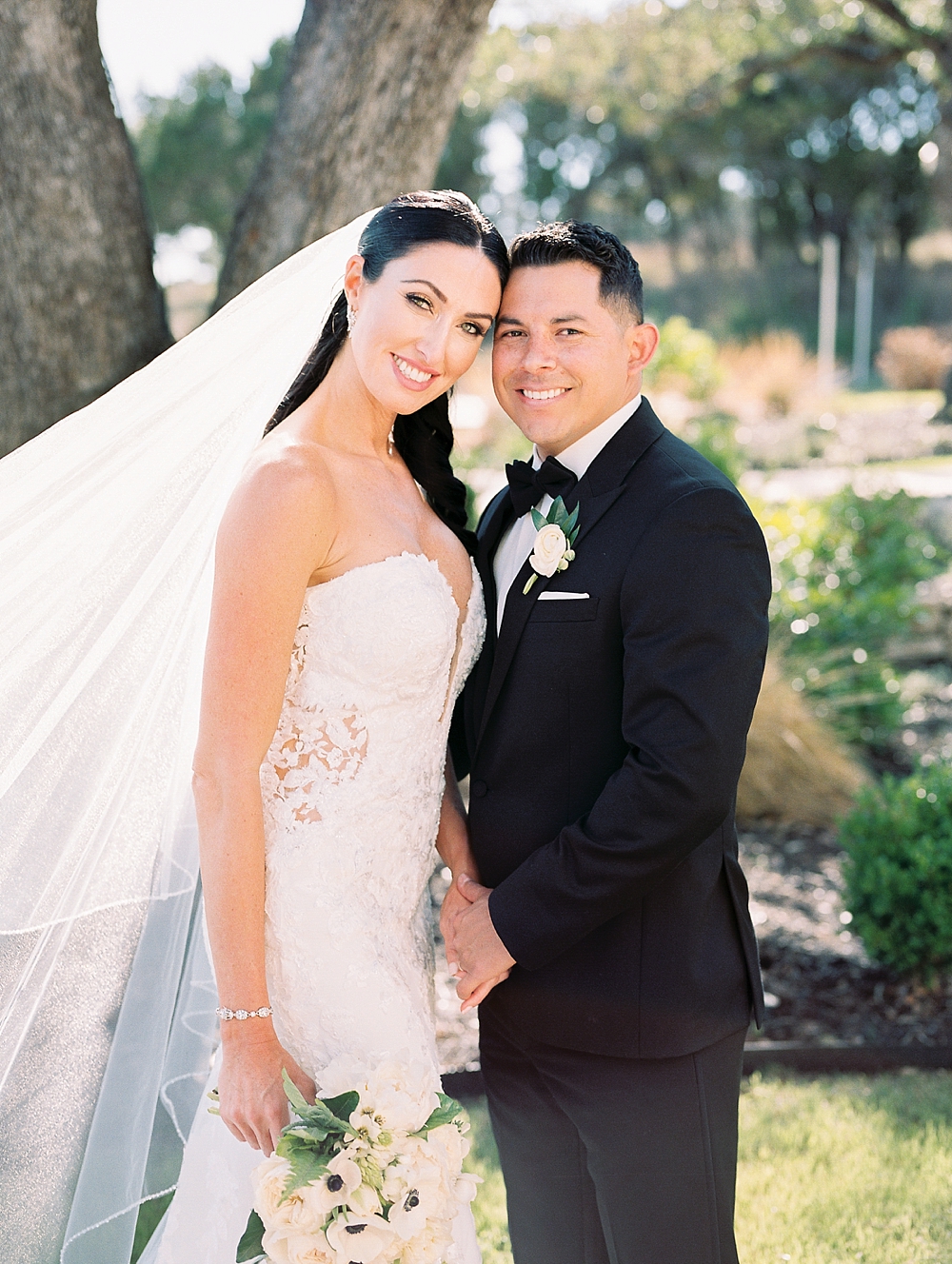 Kristin-La-Voie-Photography-ivory-oak-wedding-Austin-Texas-54