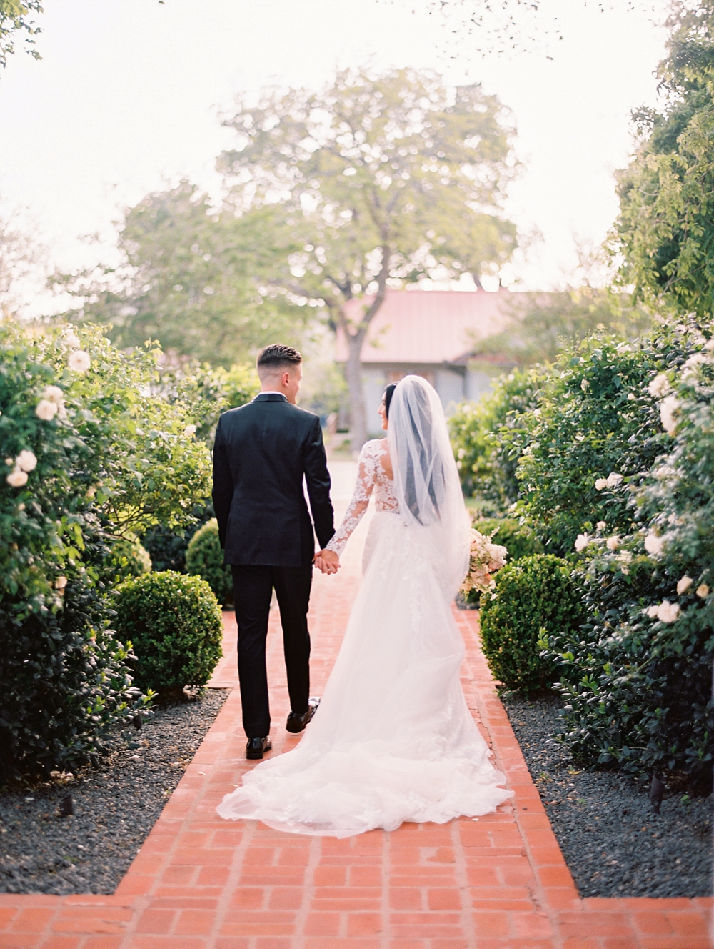 kristin-la-voie-photography-woodbine-mansion-wedding-photographer-39