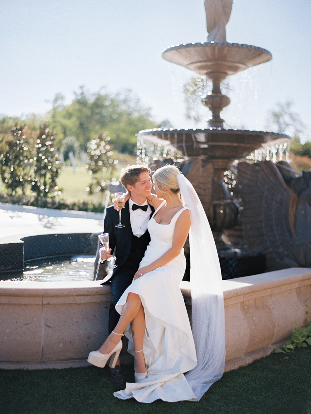 Kristin-La-Voie-Photography-Dallas-Wedding-Photographer-D’Vine-Grace-Vineyard-McKinney-3