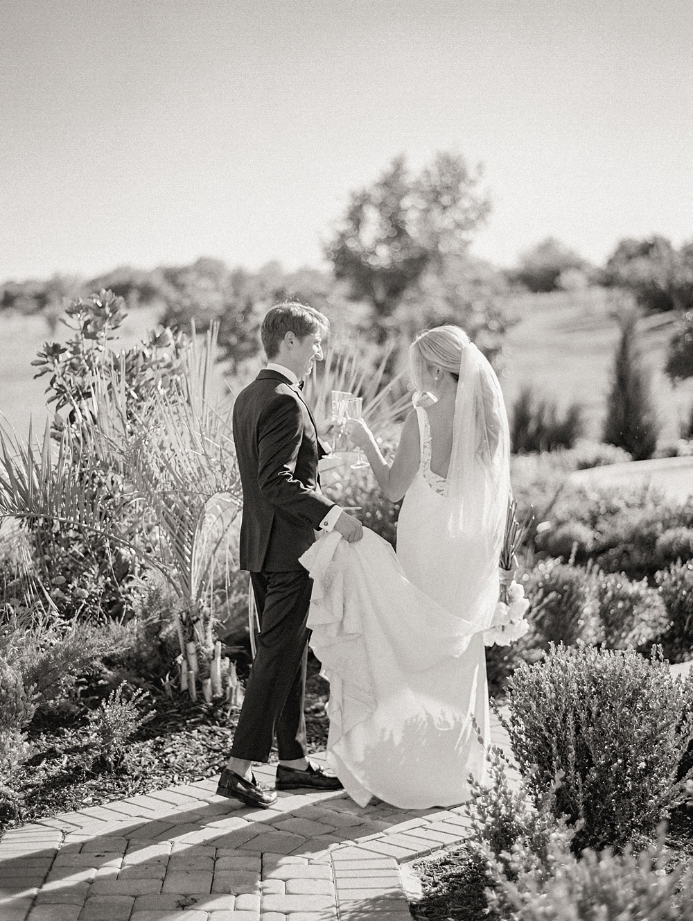 Kristin-La-Voie-Photography-Dallas-Wedding-Photographer-D’Vine-Grace-Vineyard-McKinney-57