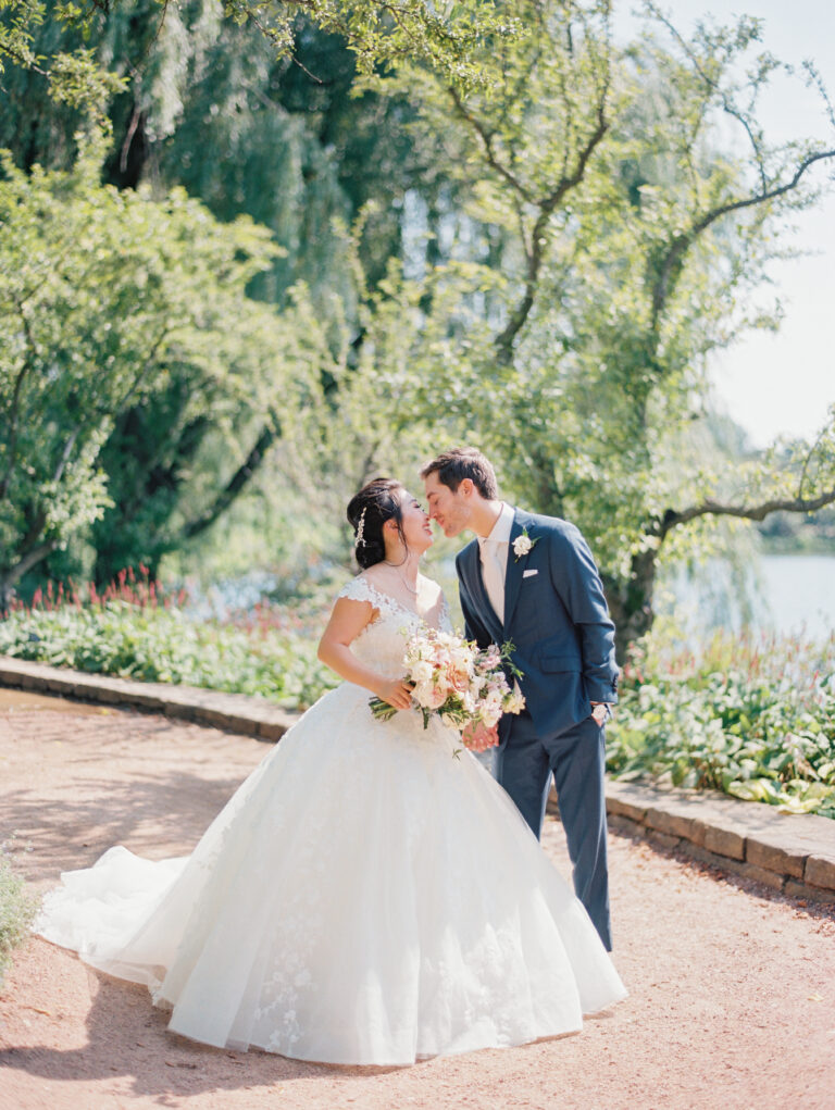 Romantic Chicago Botanic Garden Wedding